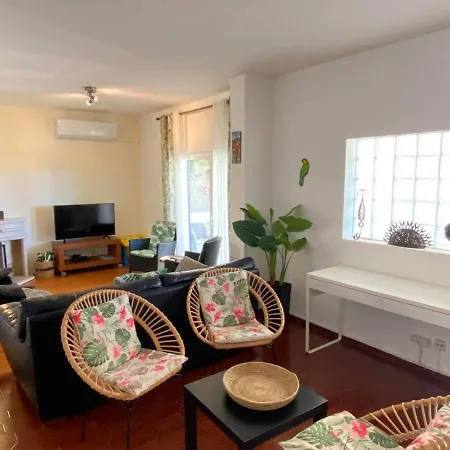 House- Huge Apartamento Lagos